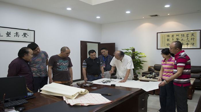 张剑岑先生为网信快3题词“厚路”、“今生现代 网信快3”