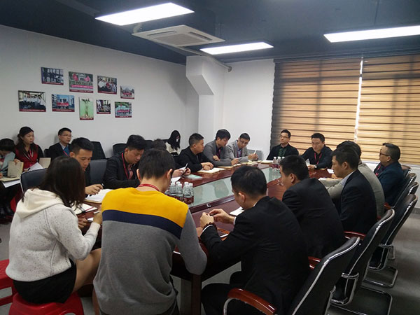 20180103162719189 幸福是奋斗出来的!——网信快3团队12月总结会