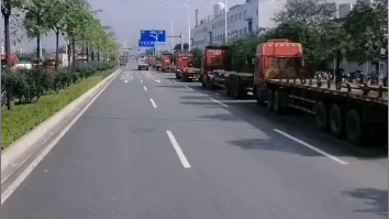 海运价值连跌23周，大量空箱堆积港口！集装箱物流司机提前回老家过年