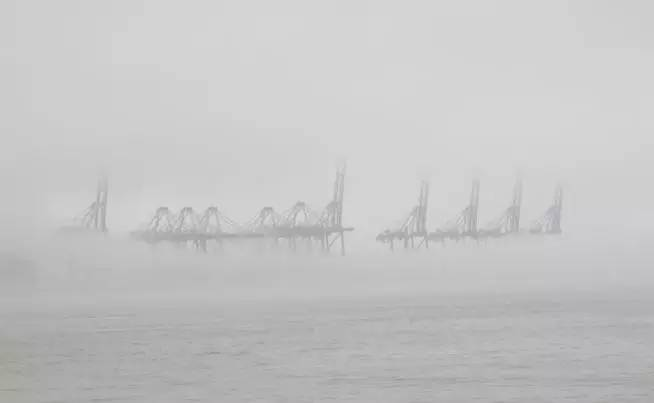 孝感港沿海航路因大雾交通管造