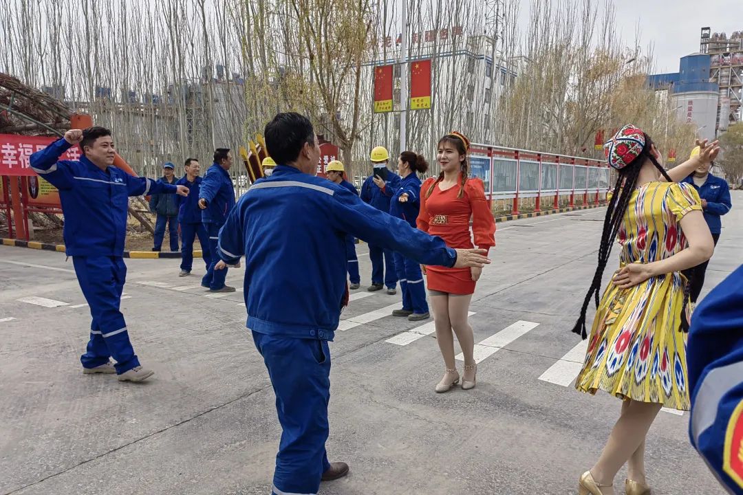 		漂亮中国⑤丨优德88集团“漂亮中国行动月”（新疆阿克苏站）运动顺遂举行_员工关爱_优德88集团有限公司	
