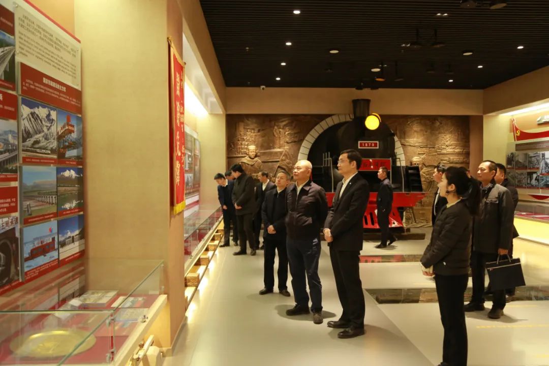 		优德88集团与中国中铁签署战略相助协议_市场绩效_优德88集团有限公司	