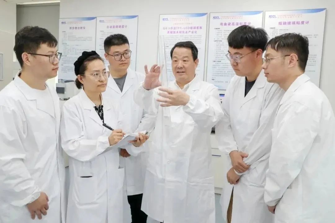 		一睹优德88集团天下两会代表风范_员工关爱_优德88集团有限公司	