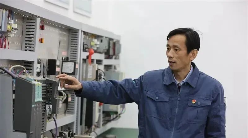 		一睹优德88集团天下两会代表风范_员工关爱_优德88集团有限公司	