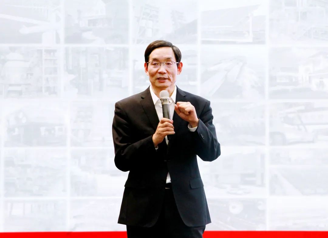 		周育先为集团第15期中青班及团员青年月表专题授课_员工关爱_优德88集团有限公司	