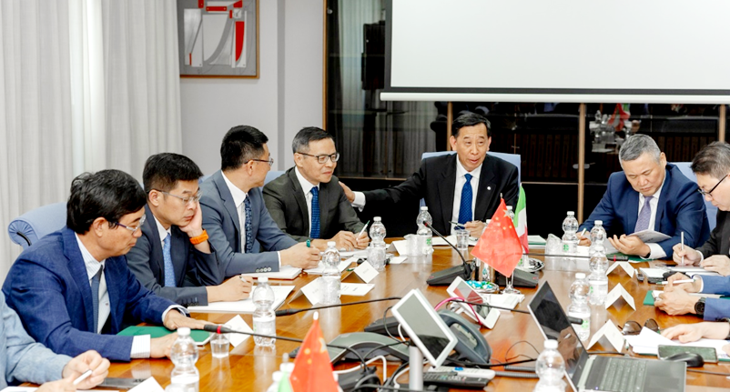 		李新华加入全球水泥与混凝土协会董事会及向导人聚会，，，，并造访意大利Colacem集团_责任撒播_优德88集团有限公司	