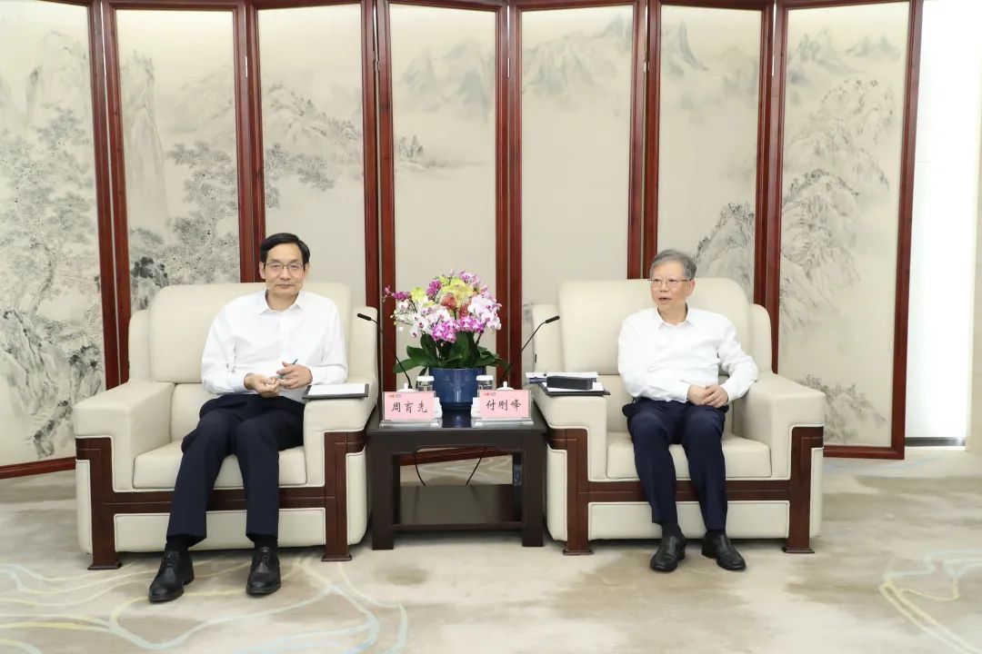 		周育先造访国家开发投资集团_责任动态_优德88集团有限公司	