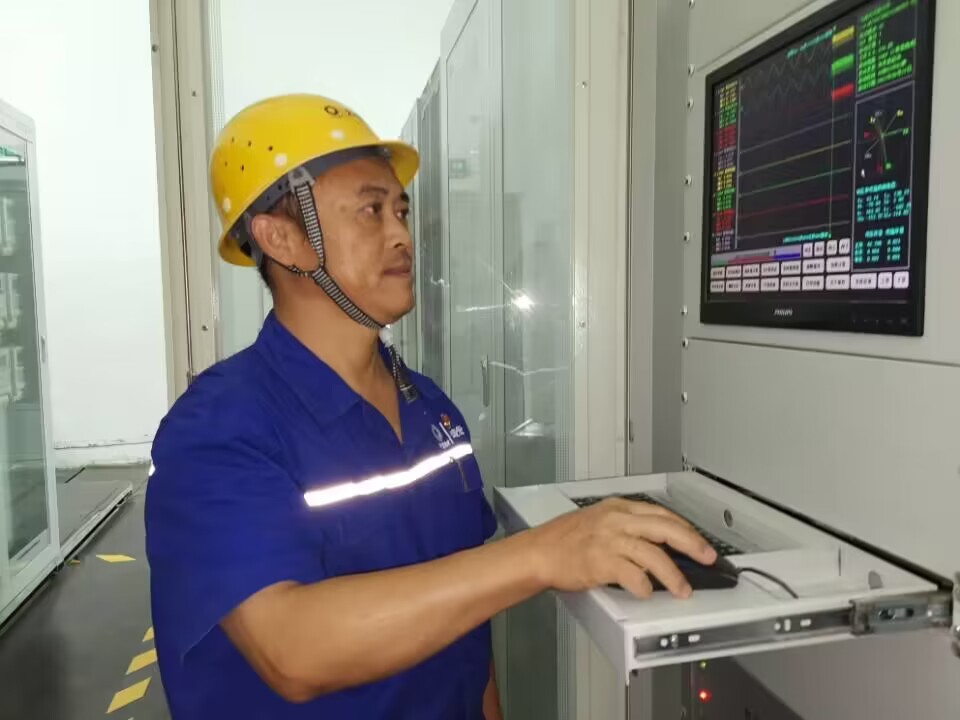 		优德88集团4名小我私家荣获“2023年水泥行业优异总工程师”称呼_员工关爱_优德88集团有限公司	