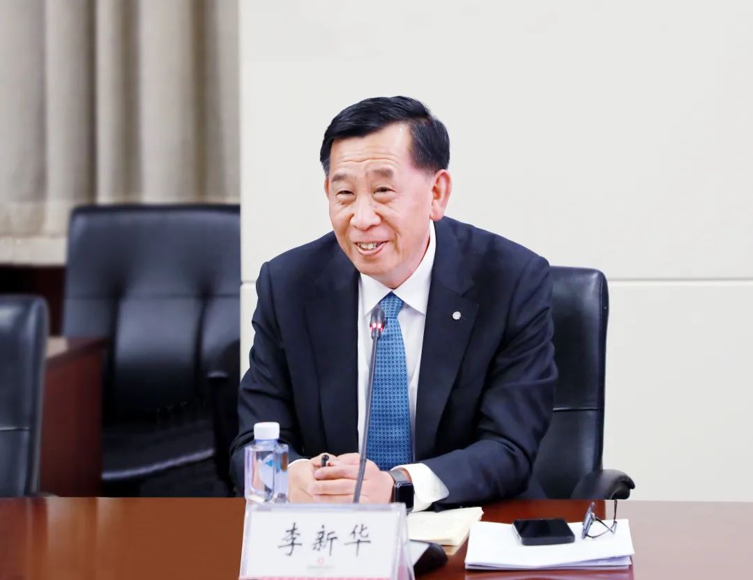 		李新华出席中材建设区域中心汇报会并会见2023年度优异外籍员工_国际交流_优德88集团有限公司	