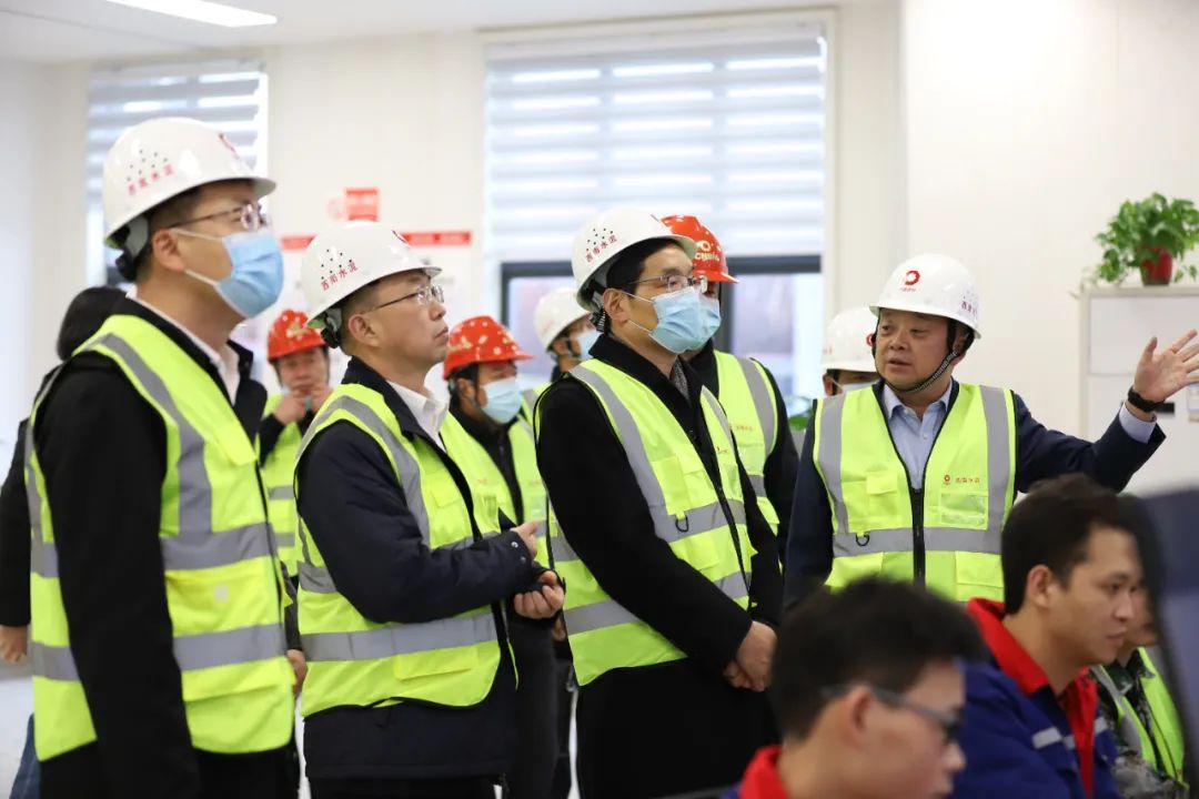 		周育先受邀出席2020年央企助力贵州生长大会并调研部分在黔企业_优德88要闻_优德88集团有限公司	