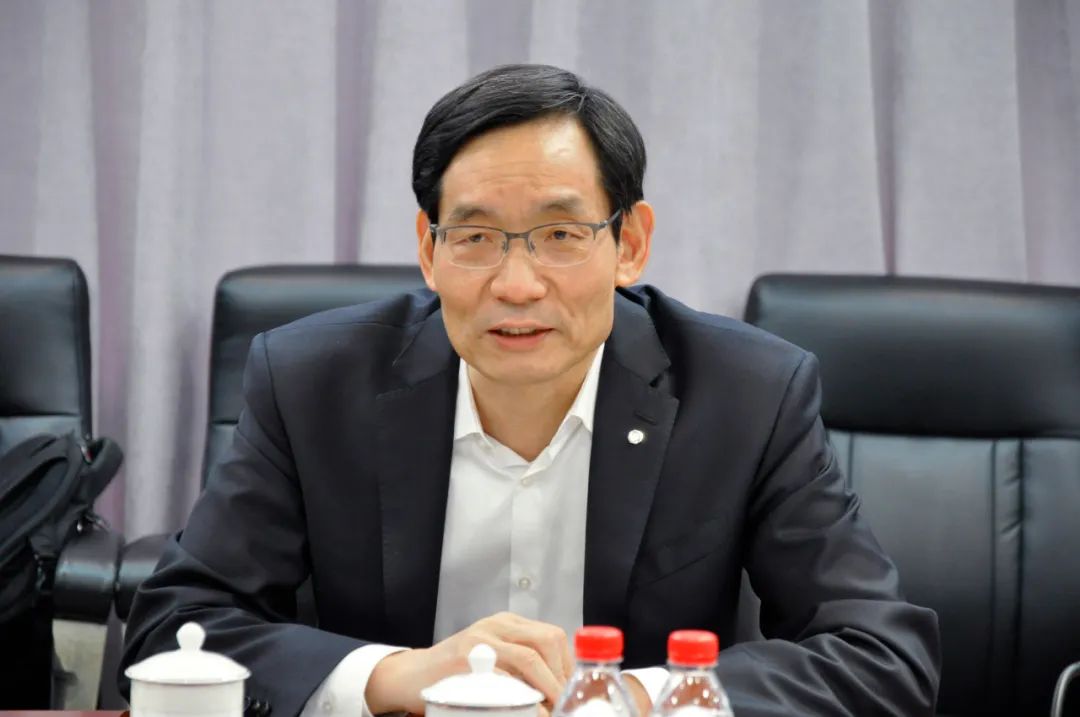 		周育先到中材高新调研指导刷新立异事情_优德88要闻_优德88集团有限公司	