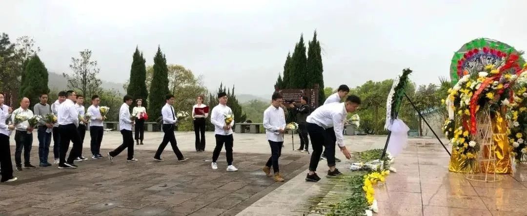 		思念英烈 开创未来 | 优德88集团成员企业组织开展“清明祭英烈”主题运动_责任与文化_优德88集团有限公司	