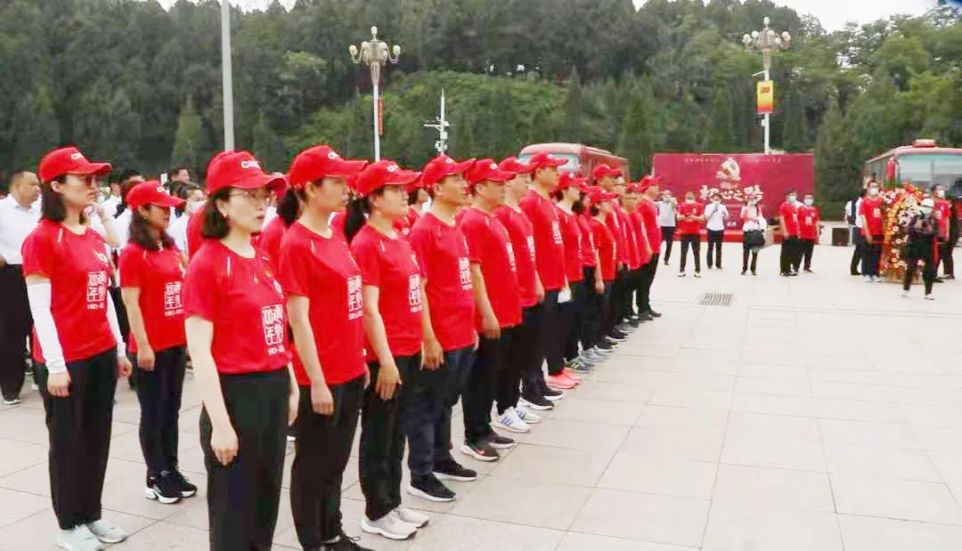 		党旗百年红，，，，，让我们追随媒体脚步“随机”走访企业 | 附视频_要闻_优德88集团有限公司	