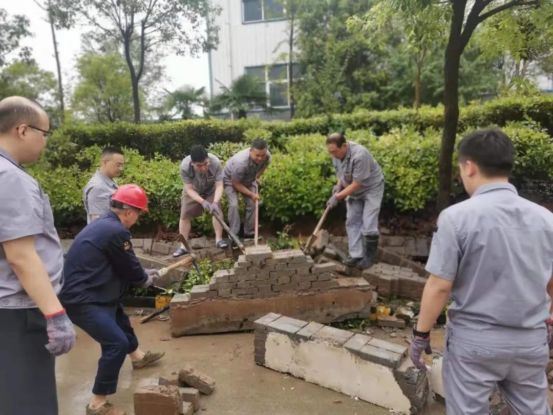 		灾祸“豫”共，，，，，优德88抗洪防汛救援在行动！_图片_优德88集团有限公司	