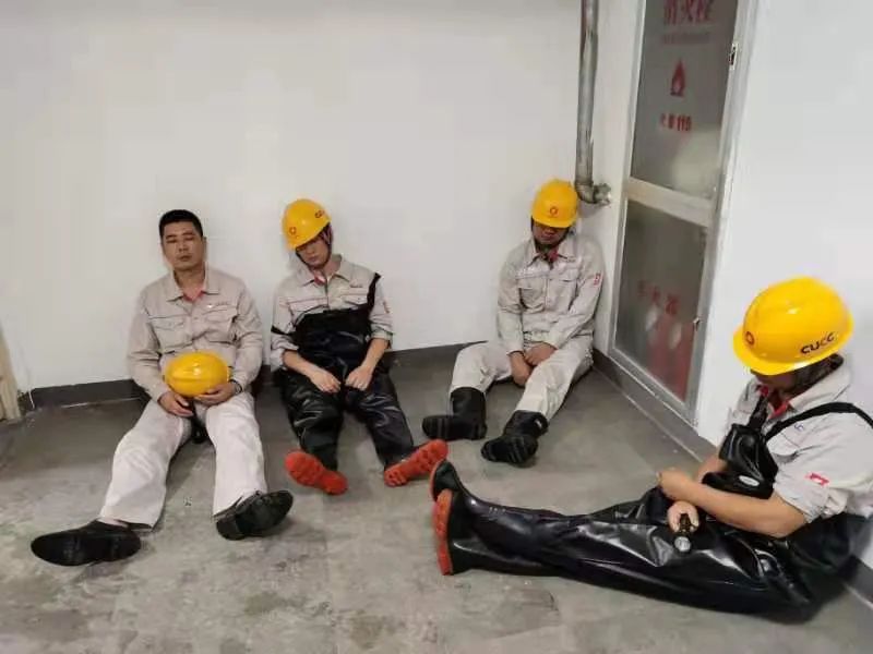 		一直“豫”你在一起，，，优德88集团抗洪救援一直歇！_图片_优德88集团有限公司	