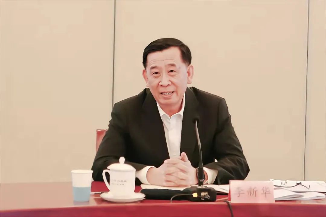 		李新华在中央党校（国家行政学院）与集团第十三期中青班座谈交流_优德88要闻_优德88集团有限公司	