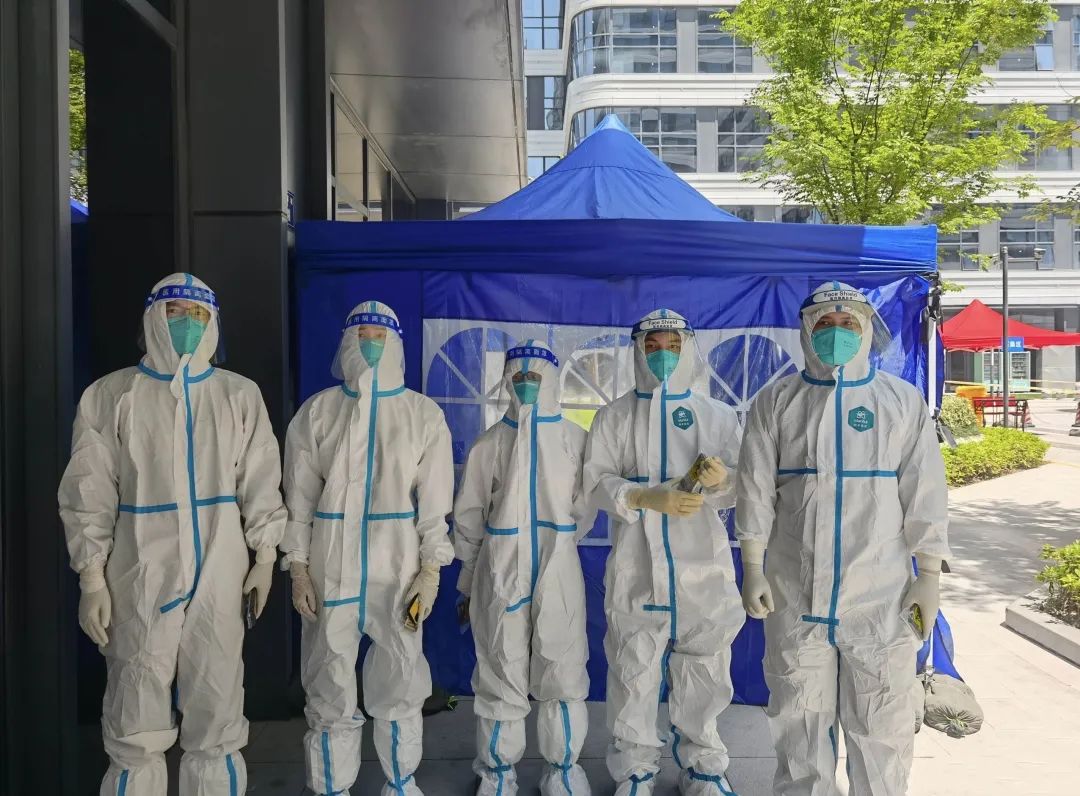 		最美抗疫自愿者 | 北新建材高华军：“五一”劳动节做防疫自愿者_人物_优德88集团有限公司	