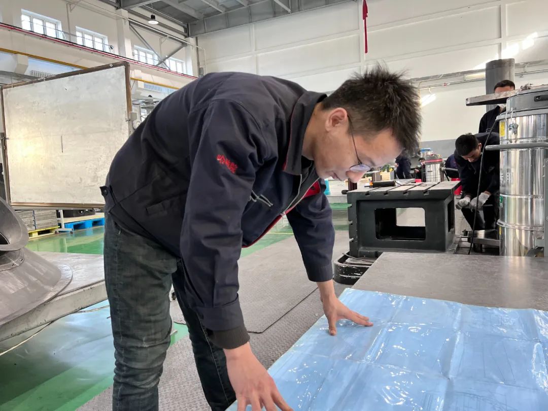  最美一线劳模丨 哈玻院韩亮：用行动诠释热爱，，充分度过每一天_斗争有我_优德88集团有限公司 