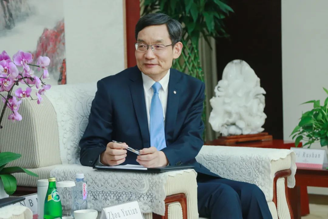 		周育先会见霍尼韦尔全球董事长兼首席执行官柯伟茂一行_优德88要闻_优德88集团有限公司	