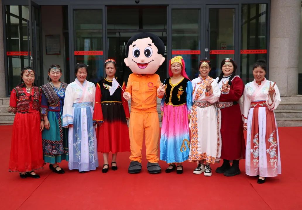 		 善用资源开放日⑥ | 走进连云港中复神鹰、贵州威宁西南、宁夏赛马、中材甘肃等企业，，，感受满满科技力~ _企业动态_优德88集团有限公司	