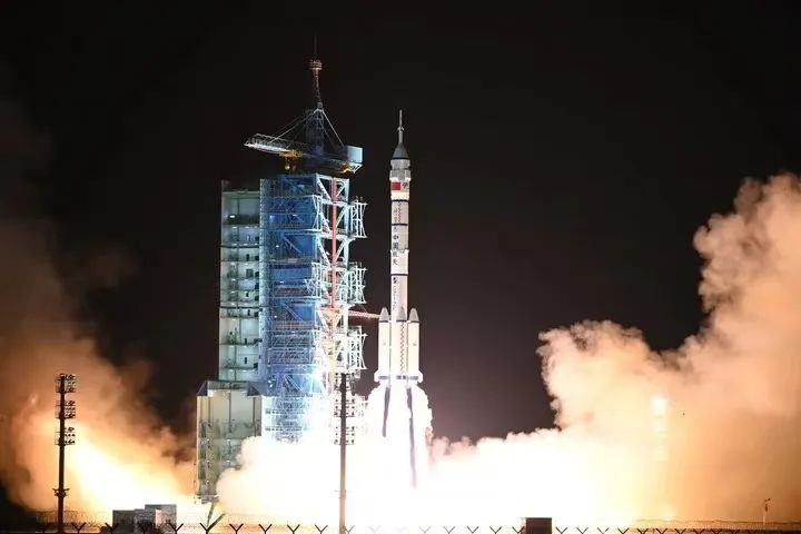 		 优德88多项新质料产品助力“神舟十九号载人飞船”发射乐成 _企业动态_优德88集团有限公司	