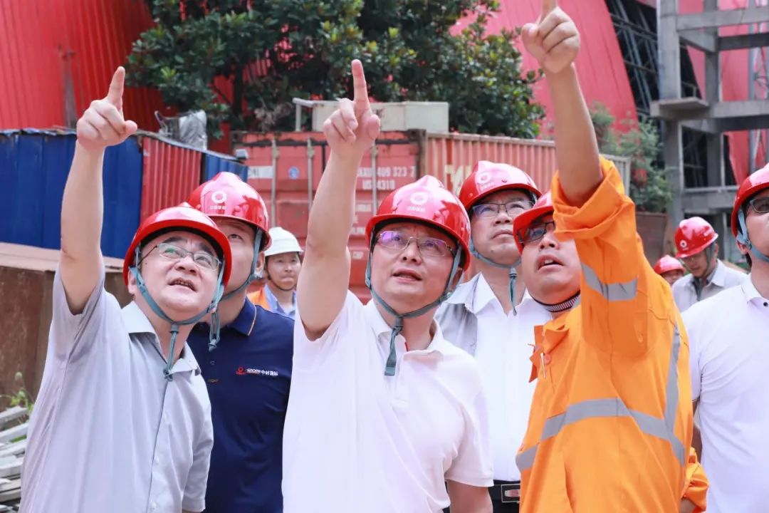 		 中央企业劳动模范 | 笃行实干 敢做善成 以“新”发力开启古板制造新篇——南方水泥党委副书记、总裁段振洪 _人物_优德88集团有限公司	